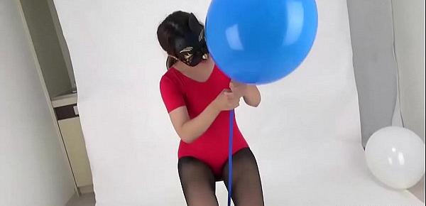  balloon popping fetish